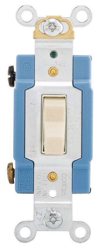 Automatic Grounding Premium Specification Grade Receptacle